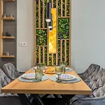Lägenhet Six Stars 1br Modern 6 Mins To Centre Plovdiv