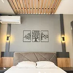 Six Stars 1br Modern 6 Mins To Centre Apartman