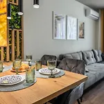 Apartman Six Stars 1br Modern 6 Mins To Centre