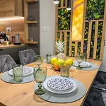 Six Stars 1br Modern 6 Mins To Centre Apartman *