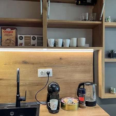 Six Stars 1br Modern 6 Mins To Centre *