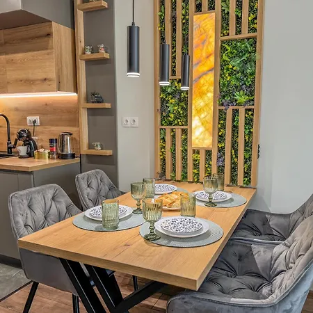 Six Stars 1br Modern 6 Mins To Centre