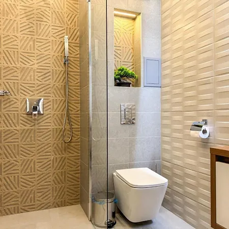 Six Stars Premium 6 Mins To Centre Ultra Fast Wifi *