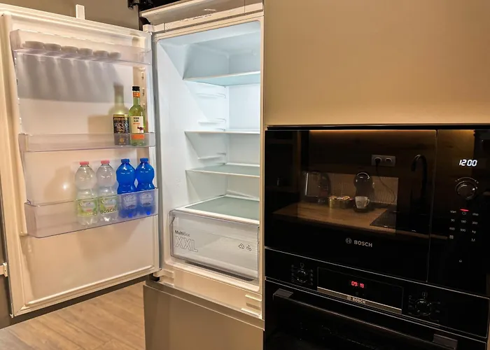 Six Stars 1br Modern 6 Mins To Centre