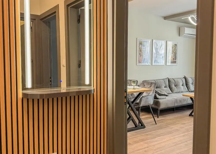 Six Stars 1br Modern 6 Mins To Centre 普罗夫迪夫